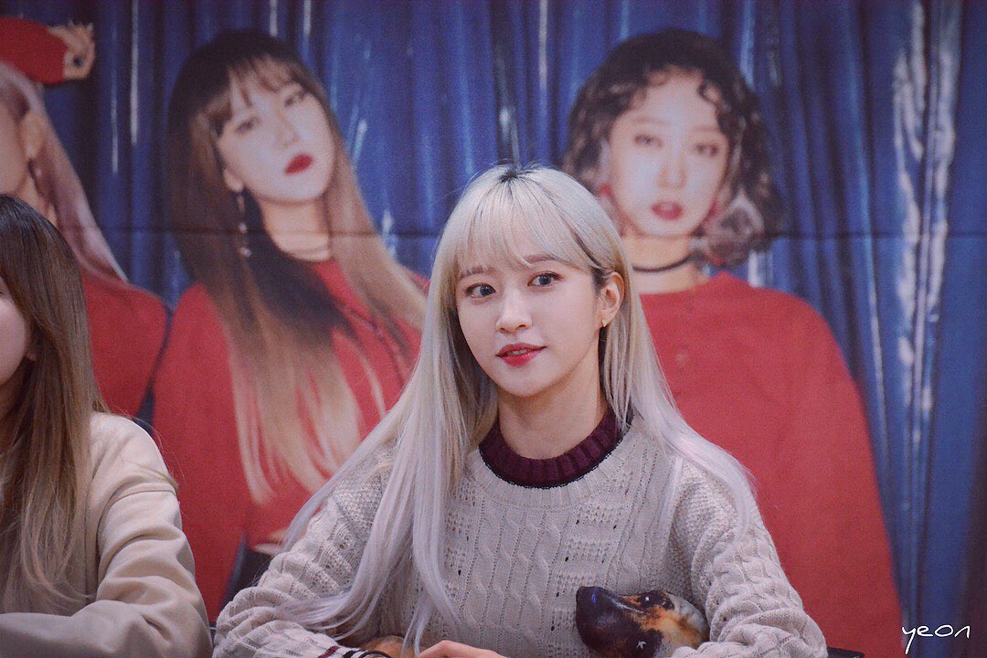 ____YEON____'s tweet photo. 171117 영등포 팬사인회 
만날수있는게내행운이다
#EXID #하니  #안희연 #hani https://t.co/ysZRC3R6EO