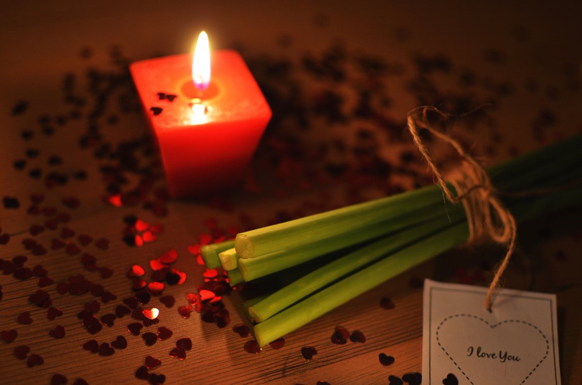 couplestrend's tweet photo. “I’d rather die tomorrow than live a hundred years without knowing you.” 

@couplestrend #love #candel #flowers #romatic https://t.co/oweMgQxVk6