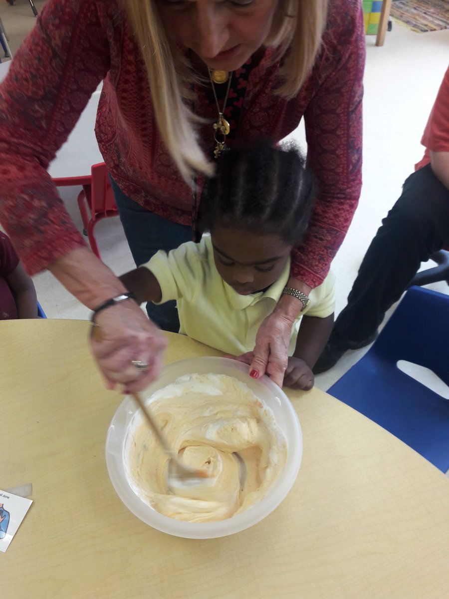 LJM33478's tweet photo. Recipe for a Happy Thanksgiving🦃 @SeminoleTrails # Learningisfun #itallstartsinprek https://t.co/zW6ht36Ekp