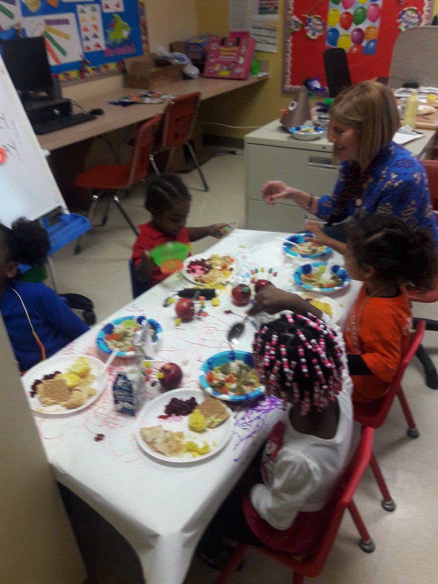 LJM33478's tweet photo. Recipe for a Happy Thanksgiving🦃 @SeminoleTrails # Learningisfun #itallstartsinprek https://t.co/zW6ht36Ekp