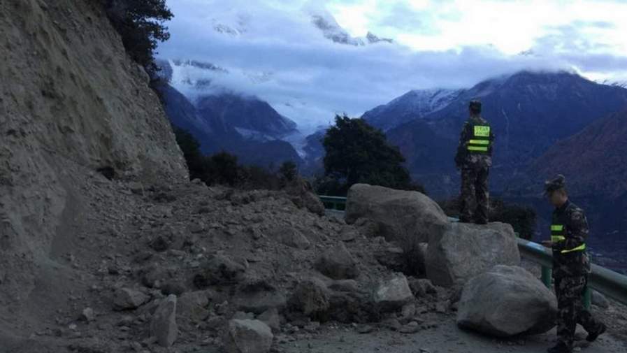 Video: Strong 6.9 magnitude earthquake rattles Tibet dubaiinformer.com/364769/video-s…