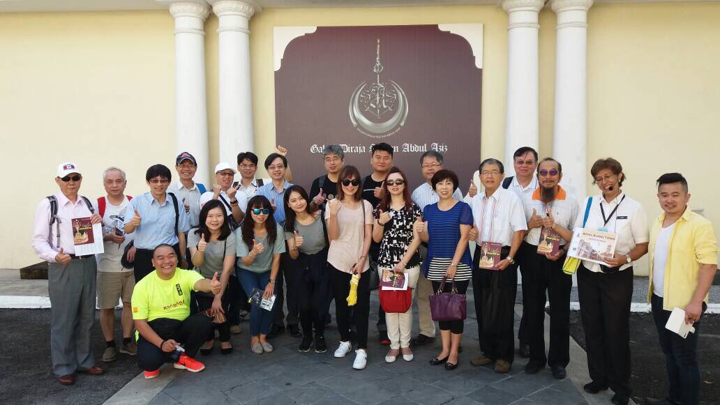 TourismSelangor's tweet photo. #LiveUpdate:
Royal Klang Heritage Walk Program today with 20 participants from Taiwan πΉπΌ
#Discoverselangor #takemeanywhere #heartofmalaysia #selangorku #smartselangor #royalklangtown #royalklangheritagewalk #rkthw #visitklang2017 https://t.co/7M8K02a8Ax