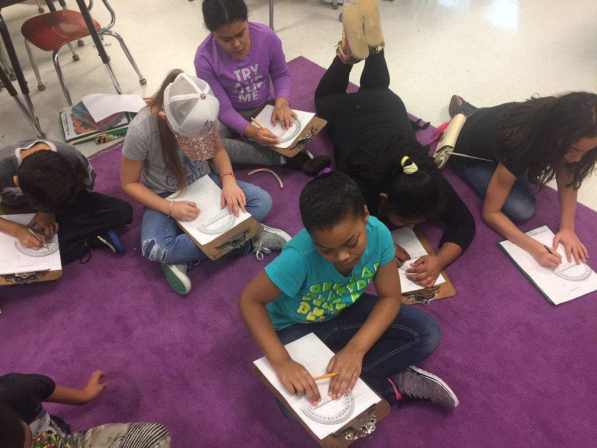 MsClanet's tweet image. Becoming measuring experts! 📐Exploring how to measure angles using protractors. 👍 @Ms_Clark_CHE #CHdreambuilders #measuringangles