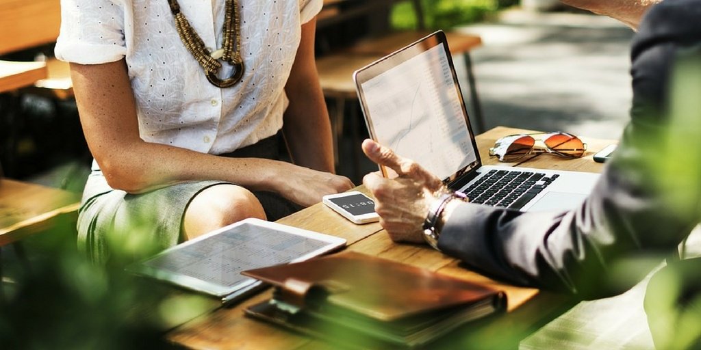 helloendless's tweet photo. #MeetingProfs Like events, #meetings are now no longer just centered on the content and the freebies but more on the people and the experience. https://t.co/kyplbTnUCH https://t.co/w50AM6uRxL