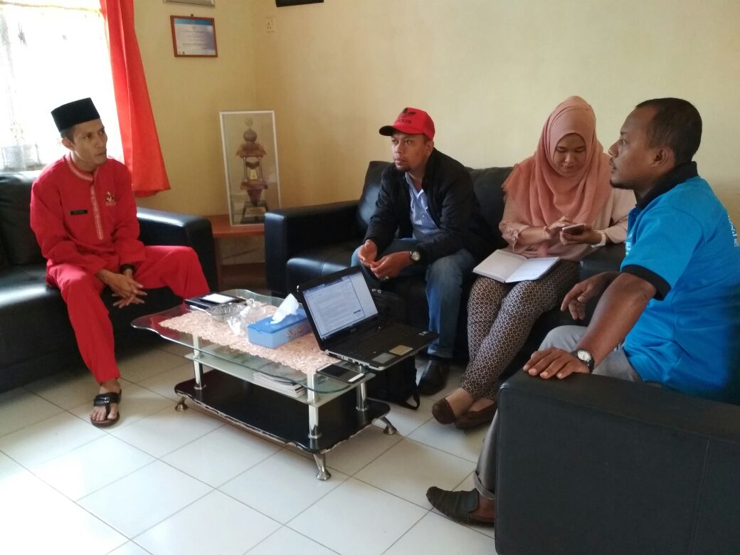PitraArtadi's tweet photo. Koordinasi Sekcam keg sos PID Kec Singbar #BerkahDanaDesa #kepri #Lingga @jokowi @EkoSandjojo @anwsanusi @taufikmadjid71 @fachrilabalado https://t.co/Rig8MoPAGL