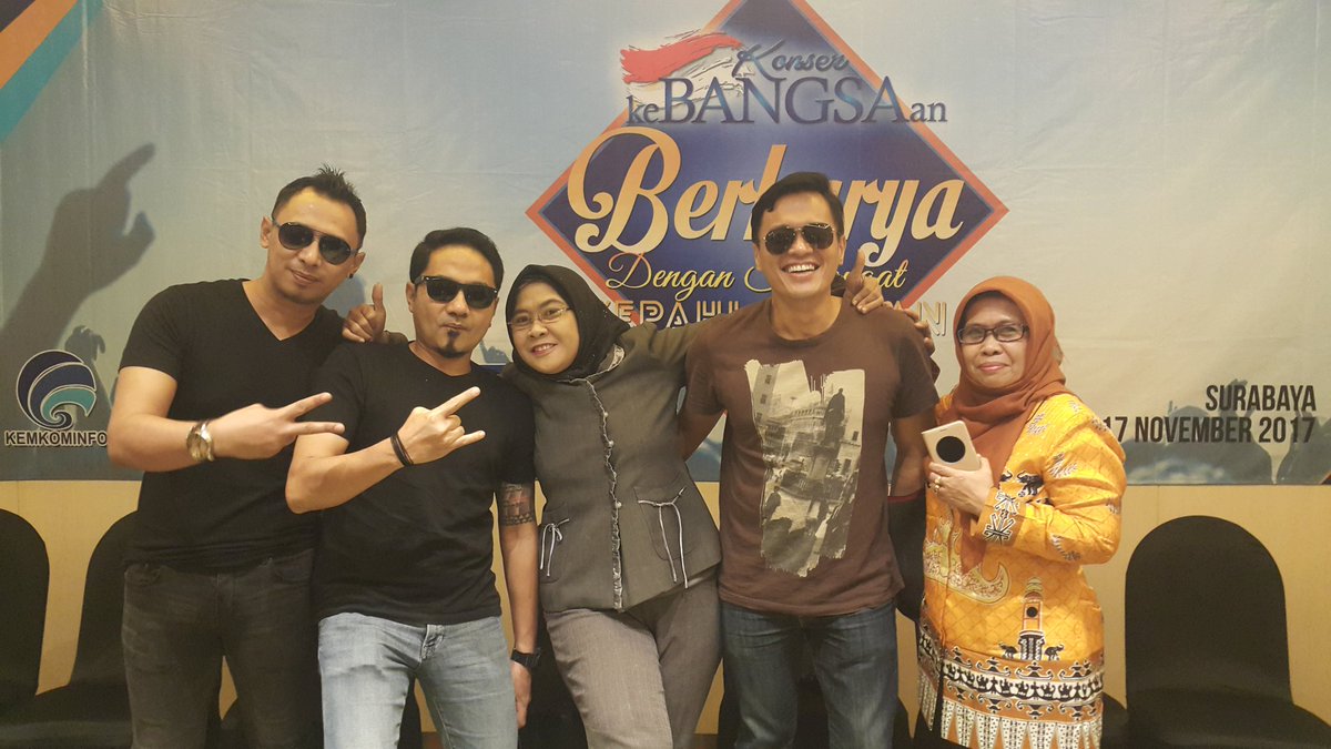 Hi Sobat Tweeps yuk simak Konser Kebangsaan RRI Surabaya di Pro1 dan Pro2 RRI Network mulai Pkl. 19.00 sd 21.30 Wib.  Ada Band and Boomerang hadir untuk Pendengar RRI se NKRI.
#KonserKebangsaanRRISby
@rohanudinm <a href="/sly_yusuf/">sly yusuf</a> <a href="/RichardPoyk/">RichardPoyk</a> @912pro1 @Pro2Jak @RRI_Surabaya <a href="/Waharjuna/">Wahyudi Yusron</a>