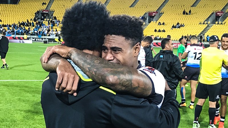 rugbyleaguewcup's tweet photo. The brothers embrace!

#NZLvFIJ

#RLWC2017 https://t.co/7oqk8McxKF