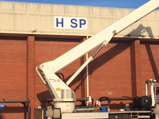 It is going up!!
They started at 8:00
Should be complete by 13:00.