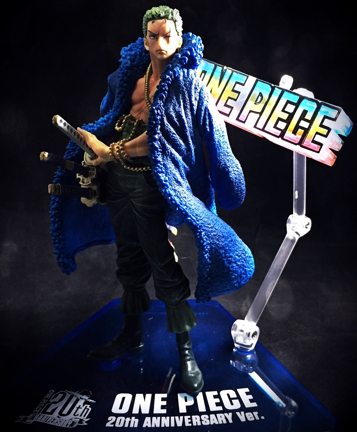 Lefty Ar Twitter フィギュアーツzero ロロノア ゾロ One Piece 周年 Ver が届いたので せいいっぱいかっこよく撮ってみた 今回も前回のナミ同様台座に魂ステージのアーム用の穴があったので それを活用してワーコレのロゴを飾ってます Lefty Ar Twitter フィギュアーツzero ロロノア ゾロ One Piece 周年 Ver が届いたので せいいっぱいかっこよく撮ってみた 今回も前回のナミ同様台座に魂ステージのアーム用の穴があったので それを活用してワーコレのロゴを飾ってます