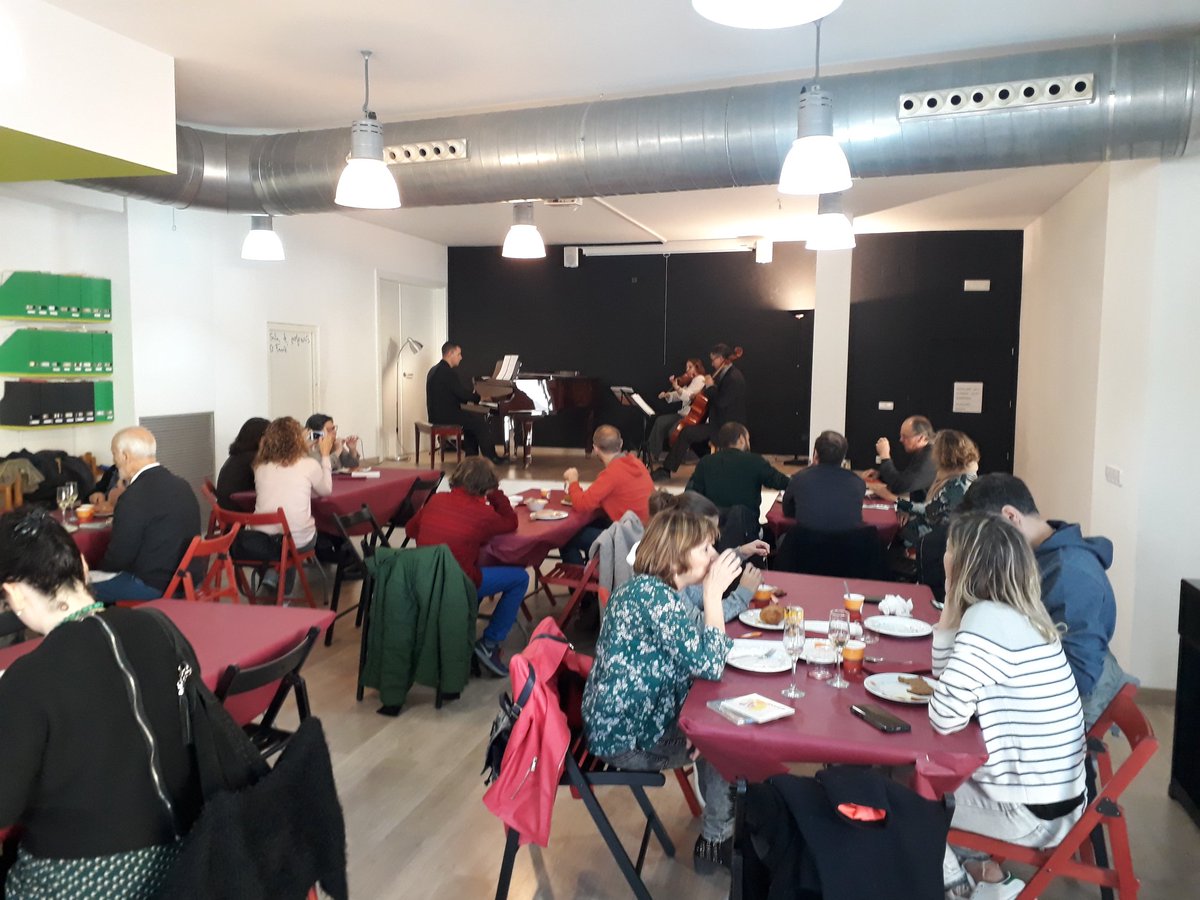 Coral Sant Jordi tweet media