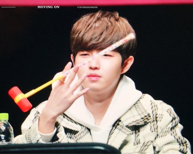 Movingon0527's tweet photo. 171118  #김재환 #재환 https://t.co/ADfNbHOt3o