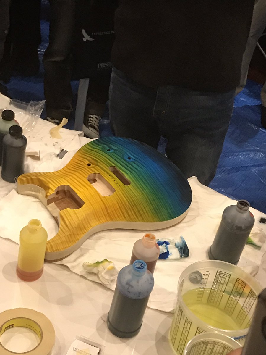 ishibashimusic's tweet photo. PRS EXPERIENCE 会場内では生地着色のデモンストレーションが行われています。 #prs #prsexperience #experience https://t.co/tdoT1detFV