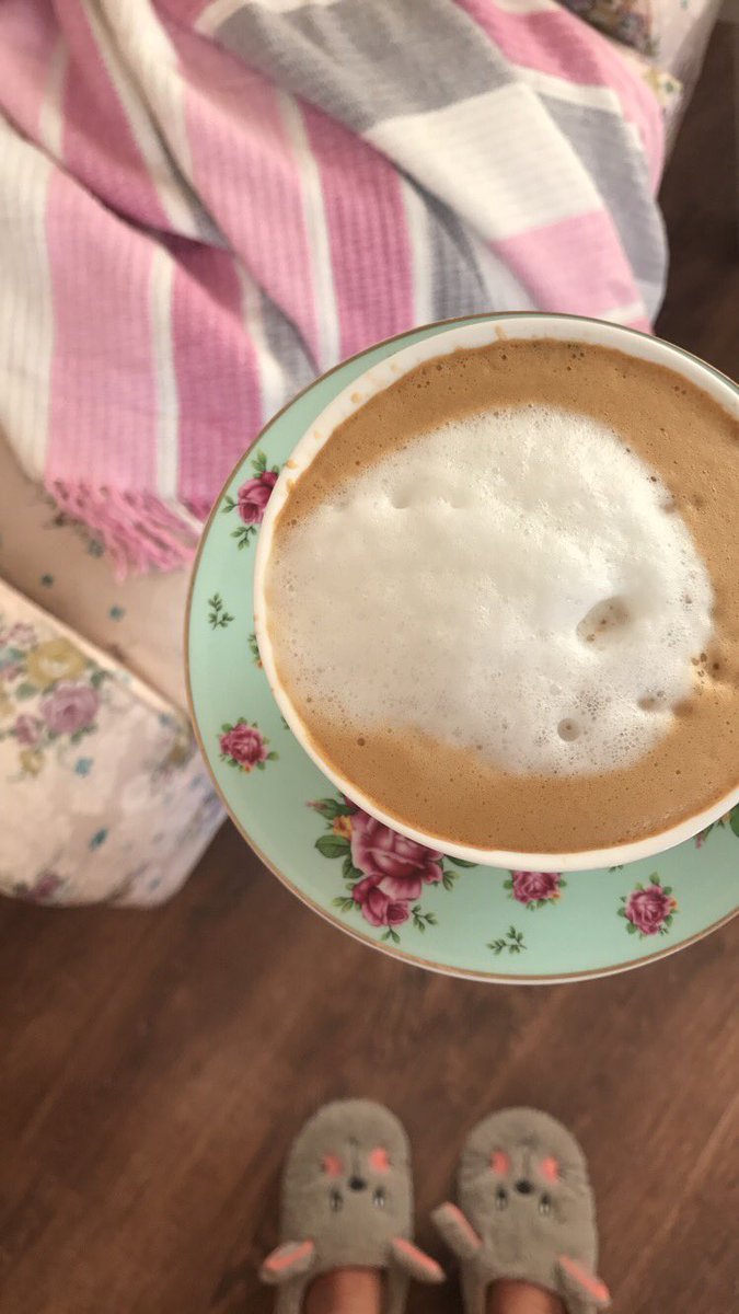 صبـاح الـ : 
اللهُم قوه ، ثُم راحة بال ، ثُم إستِجابه
لأدعيه نتمناهـا كثيراً 💛.