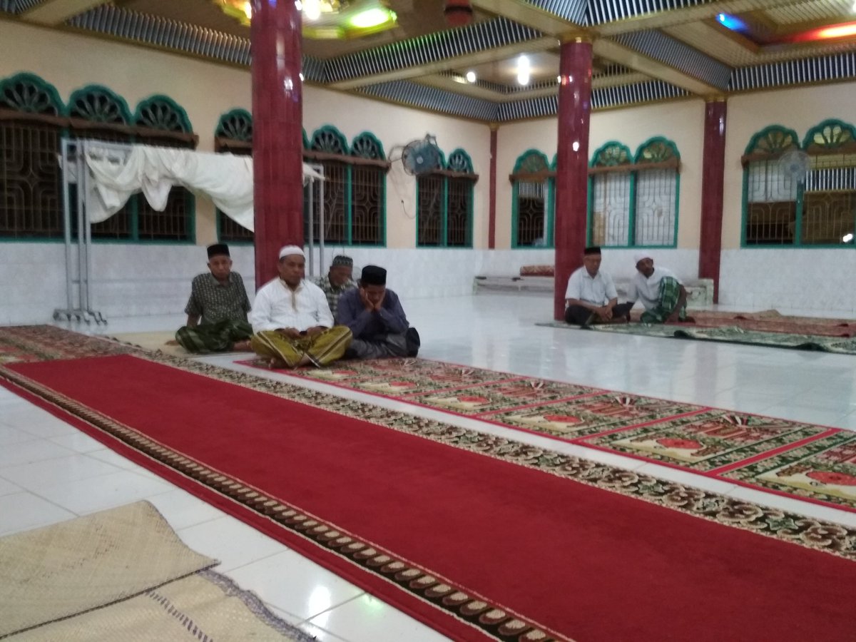 zulfazl24593934's tweet photo. #Manfaatkan Dana Desa
#Aceh

@jokowi 
@EkoSandjojo 
@anwsanusi 
@taufikmadjid71 
@fachrilabalado 
@KemenkeuRI 
@khadafibarawas2 

Kegiatan Musrenbangdes (Musyawarah perencanaan Pembangunan Desa)  Desa Mns.  Ceubrek, Kec.  Lhoksukon,  Kab.  Aceh Utara dlm lensa dokumentasi https://t.co/DOdZz04tBS