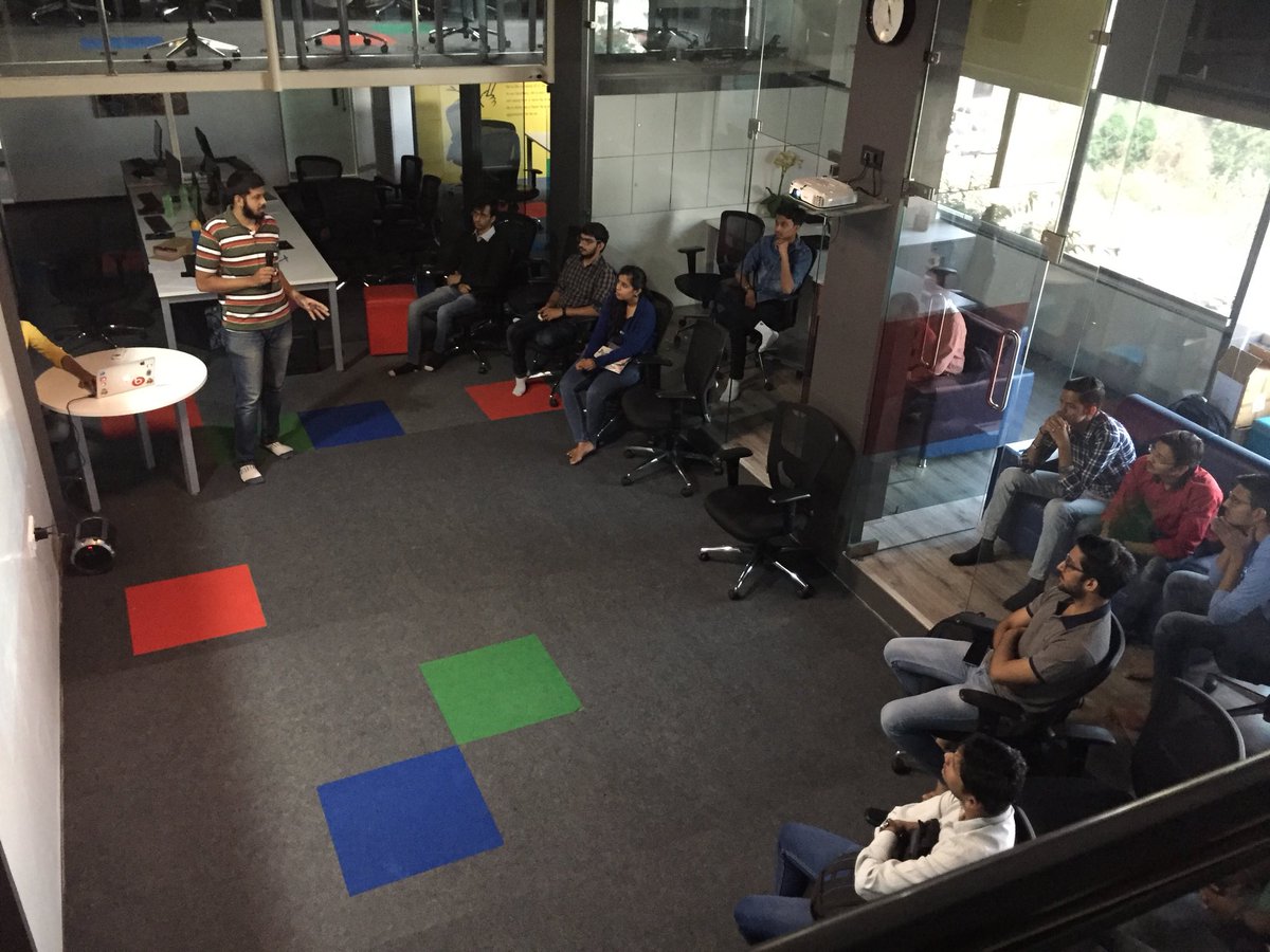 gauthamklakum's tweet photo. Burhanuddin Rashid taking the #AMTMeetup attendees through the @Android Architecture Components. #developers #important https://t.co/fmJY5YuAf0
