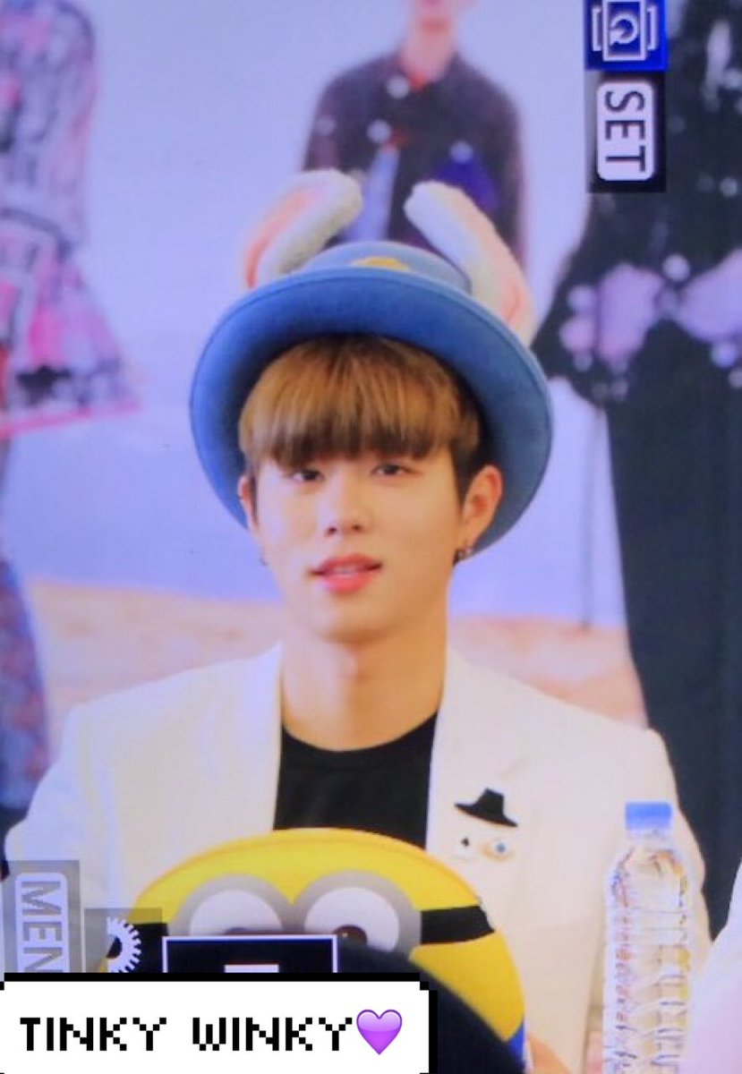 JIAHNnet's tweet photo. 171118 부산 팬싸 프리뷰
쥬디 쥬디🐰🐰🐰🐰💘💘💘
#in2it #인투잇 #지안 #jiahn #유지안 https://t.co/f8COptE4xx