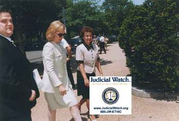 JamesReedman1's tweet image. #LestWeForget Who Really hired #CraigLivinstone, @HillaryClinton did. #FileGate