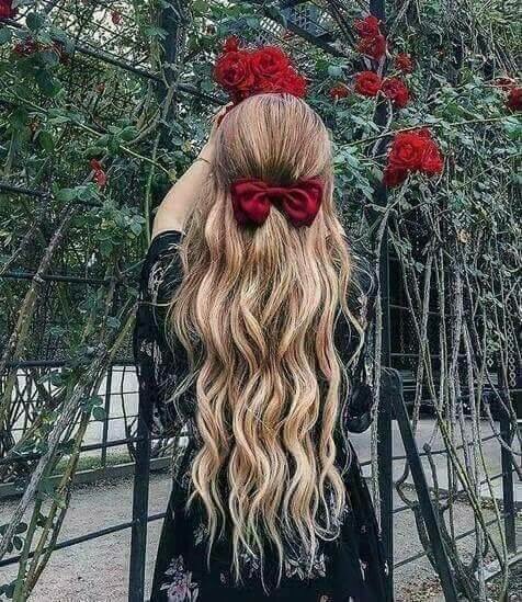 و قد يأتي العشق على هيئة ورد

احمر مثلاً ... 

#ورده_Wardeh