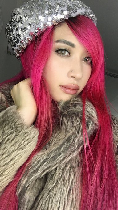 Disco Hat 🌸👩&zwj;🎤🌸 https://t.co/kUSbyeNuI1