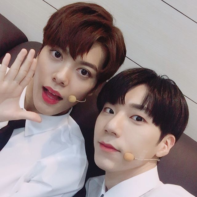 engariya40's tweet photo. Fighting ✌🏅 💕
#TheUnit #UnitRed #BOYFRIEND #핫샷 #Hansol #BigStar 💕 https://t.co/5Scf0o4ozv