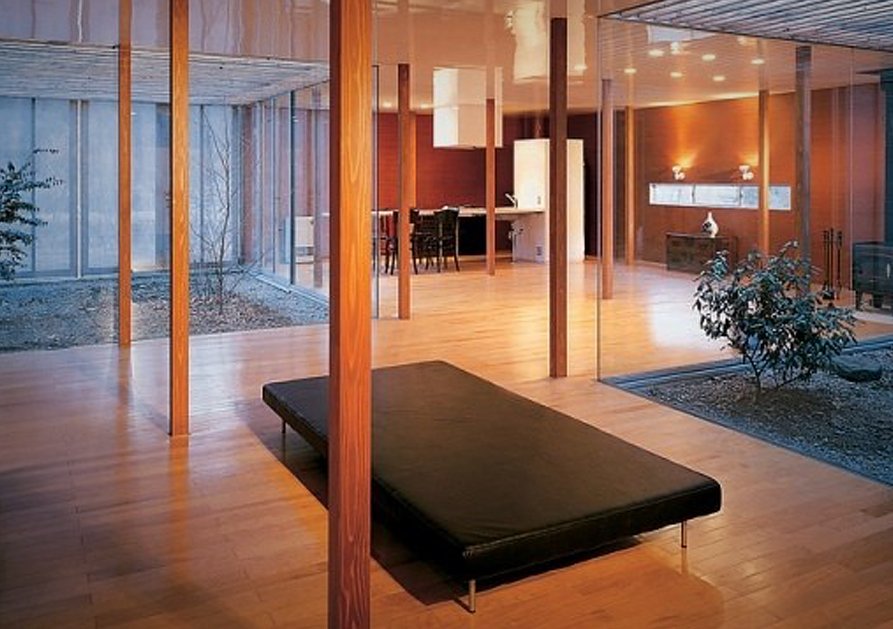 Michi 西沢立衛氏のウィークエンドハウスの森の木立の様な柱とヴォイドコートのインタープレイはいつ観ても素晴らしい パワージャパニーズアーキテクト