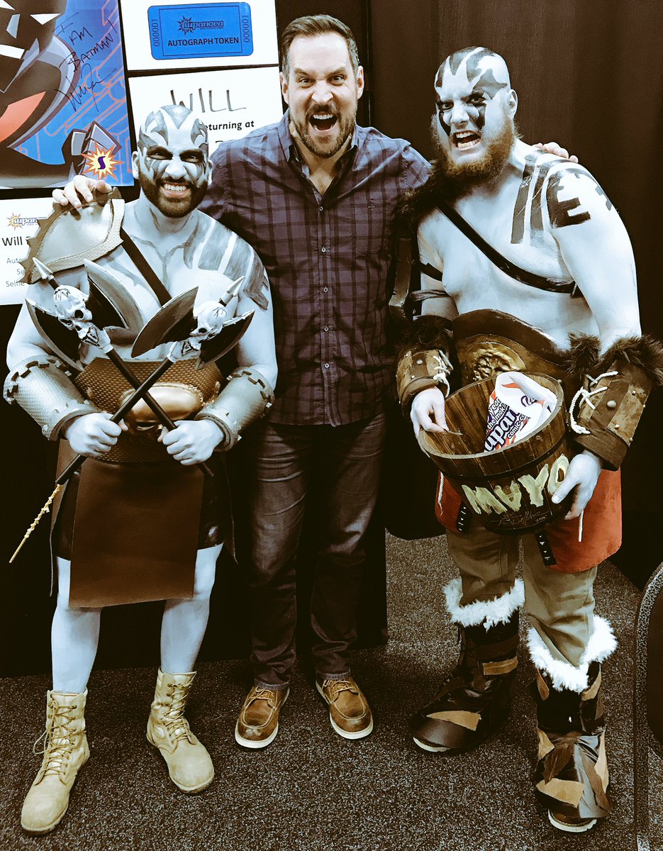 WillingBlam's tweet photo. Lotta RAGE in Adelaide.

And body paint. #CriticalRole https://t.co/agUn19jTfg