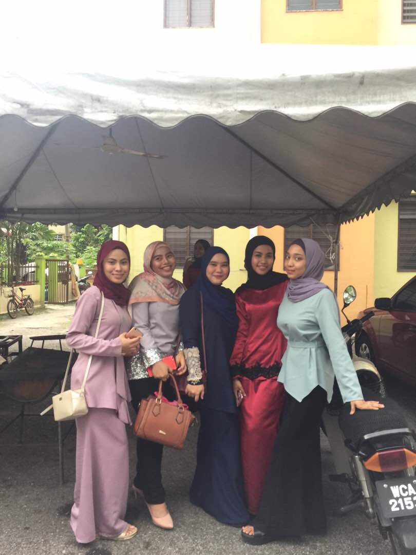 _sitiarbayah's tweet photo. Congrats babe sekali lafaz! #husnaXalan #exclassmate ππ https://t.co/u0pW4cwPzJ