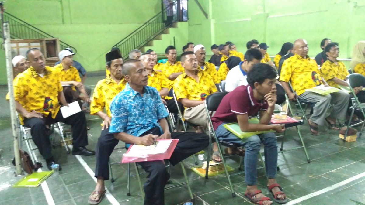 aromli354's tweet photo. Pemerintah Desa dan Lembaga kemasyarakatan Desa kini mendapat pendidikan secara intensif melalui Bimtek.... #ManfaatDanaDesa #JawaBarat terimakasih @jokowi @EkoSandjojo @tppindonesia @KemenDesa https://t.co/24FvAMpj6O