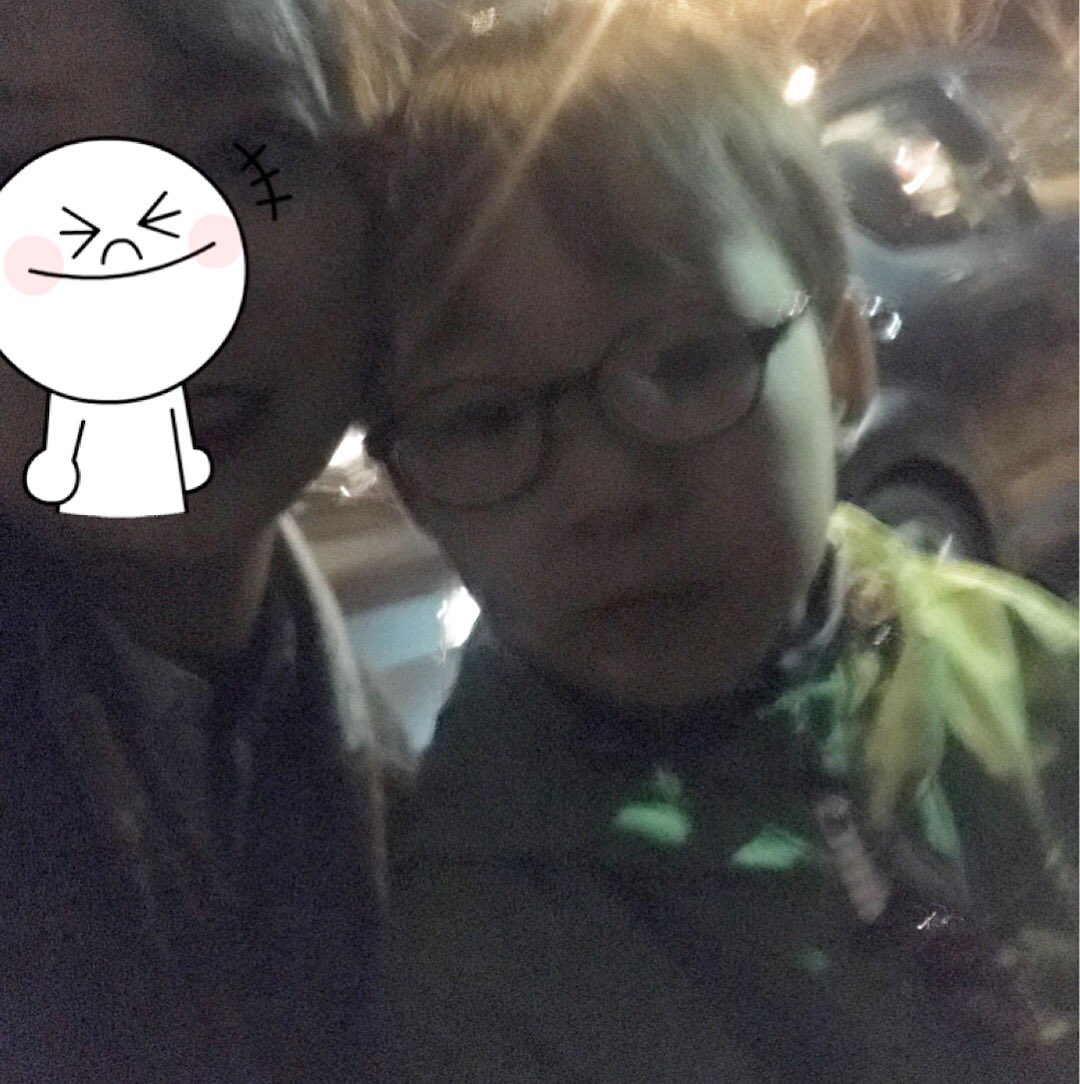 SongManseTH's tweet photo. [Fantaken] แฟนๆเจอสามแฝดที่ปารีสเมื่อวานนี้ค่ะ 🤗❤️ #songtriplets #daehanmingukmanse ©cinryyyyyy_l https://t.co/WIgJa4FOVJ