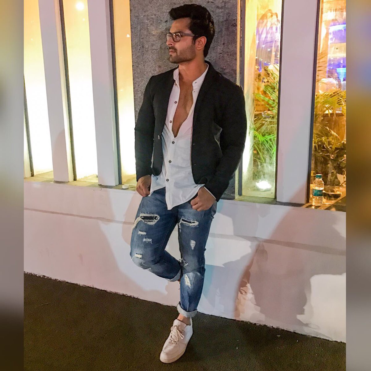 Shoaib_Ibrahim1's tweet photo. These may look like mug shots, but trust me, they aren’t! #PreparingToParty #ViacomTurns10 #AboutLastNight https://t.co/iFVdo2Kp2A