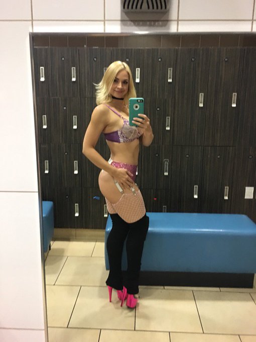 Almost time to hit the stage !!! @TheSapphireLV 💕❤️🎉😈 https://t.co/gI1huerUoB<a class="tags" target="_blank" title="On Twitter" href="/?out=eyJ0eXAiOiJKV1QiLCJhbGciOiJIUzUxMiJ9.eyJpYXQiOjE3MjEyMDc5NTYsImlzcyI6InR3cG9ybnN0YXJzLmNvbSIsIm5iZiI6MTcyMTIwNzk1NiwiZXhwIjoxNzUyNzQzOTU2LCJyZWRpcmVjdF91cmwiOiJodHRwczovL3R3aXR0ZXIuY29tL1RoZVNhcHBoaXJlTFYifQ.EWhCm-qW9By5JXUdtNMYLieGYx-xg6QOAARjjooZEl37kEbeIUZg7oqRy4MVhzV0bUHW-n0sKXkxElxxlY6Z9A">@TheSapphireLV</a><a href="/tag/vandellavandals"class="tags"><span>#vandellavandals</span></a>