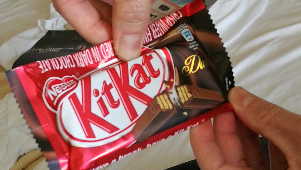 GeroLilleike's tweet photo. Have a break, have half a @kitkatsa. Bought this kit kat with 3 fingers instead of 4 in Durban. My day is ruined. Is this a Durbs thing? #missingfinger @wendyknowler https://t.co/vXcF48MI2J