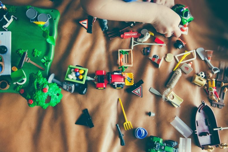 FuturewiseIE's tweet photo. How organised are you when it comes to purging the toys before Christmas? Well if you need some inspiration here is a great guide from @freshspacesUK via @TalentedLadies on how to get started #declutter #parenting https://t.co/5AuHNEWIZ0 https://t.co/YUTp6swsXP