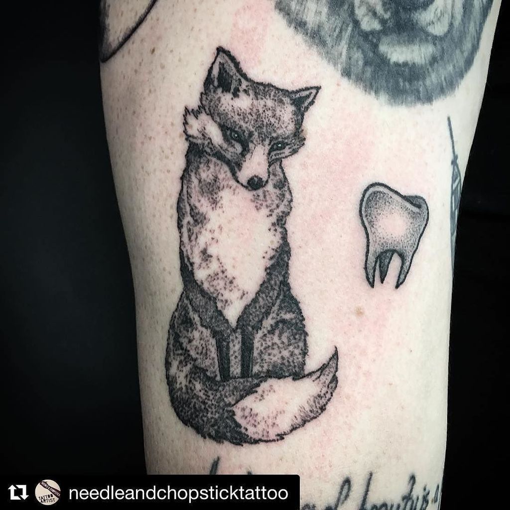 BlueDragonBN1's tweet photo. @needleandchopsticktattoo
Fox and tooth - space fillers - hand poke tattoo by Sarah Lu @needleandchopsticktattoo @bluedragontattoobrighton #handpoke #dotwork #handpushed #stickandpoke #fox #dotworkfoxtattoo #toothtattoo #brightontattooartists #tattoocom… https://t.co/krdYypa0Zu https://t.co/IXw4wd6ZtY