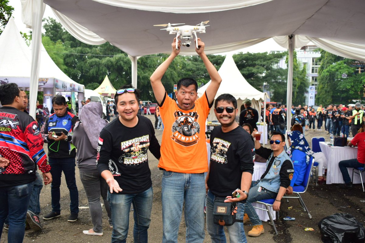 Penggunaan drone desa nagreg di acara ultah club motor