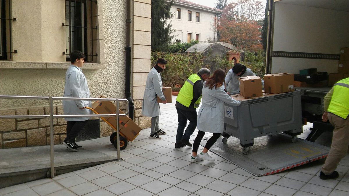 KARMENGOAMA's tweet image. 849,625kg! Bizkaiko Elikagai Bankura eramateko batu dugu #janari kantitatea da. Eskerrik asko!!!
#KarmengoAma #Elkartasuna #Solidaridad #Hezkuntza #Amorebieta #Educación