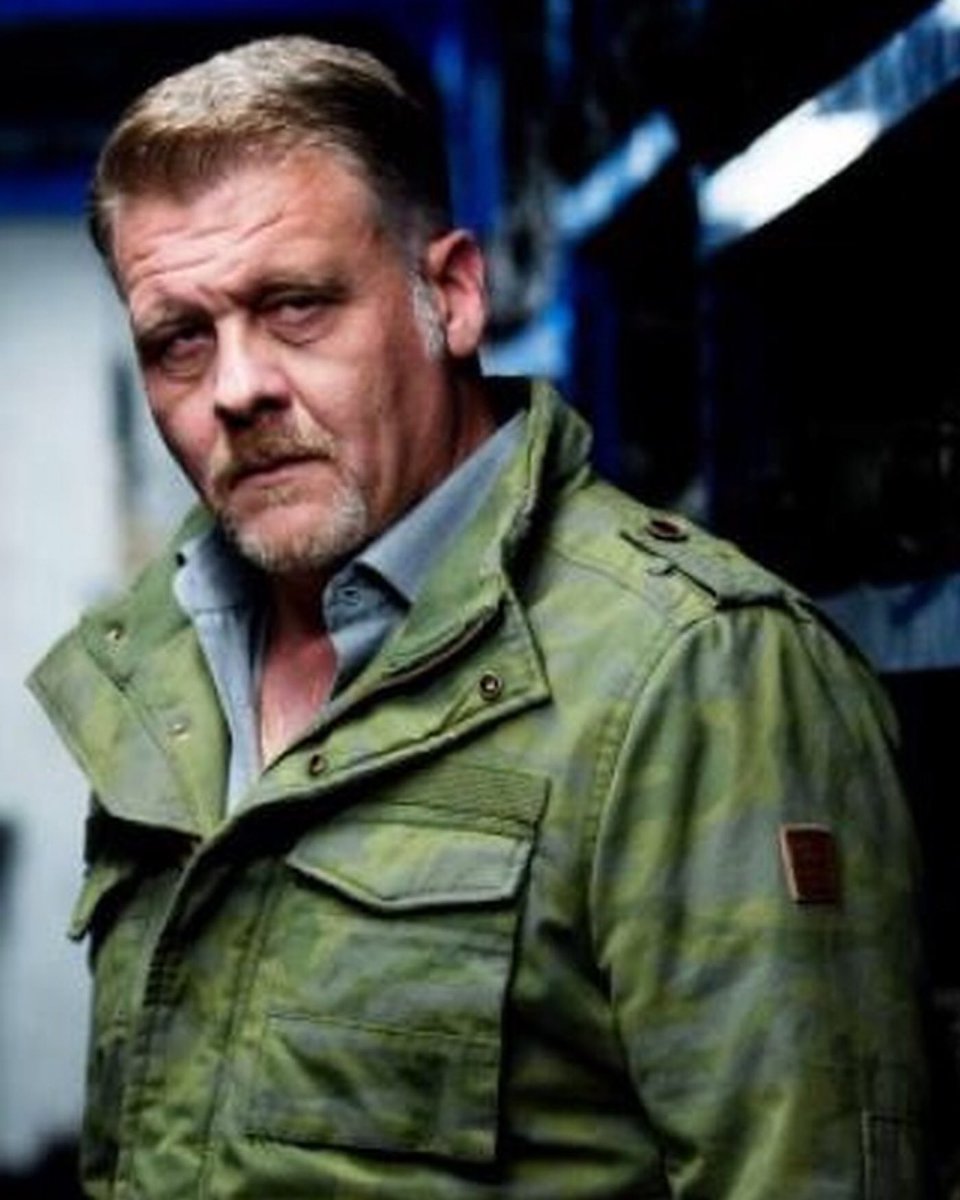 ettoreros's tweet photo. @decarofabio Un grande attore che ha fatto emergere un grande personaggio #malammore #Gomorra #Gomorra3 https://t.co/wgKw38oFIG