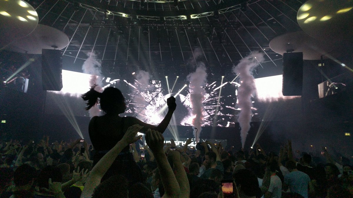 TheDanLevy's tweet photo. TFW Markus Schulz announces he's gonna play until the last person in #TranceFamily stops dancing! 👯👯‍♂️💃🕺 unicorn 🦄🦄🦄🗡️🗡️🗡️ slaying #MarathonSet in progress at @rebel_toronto! https://t.co/nmYkFYyIk3