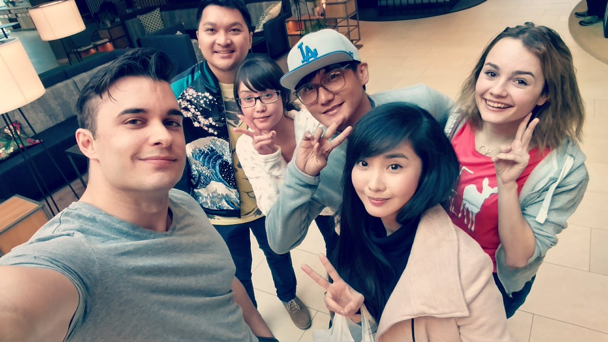 LeobaneCosplay's tweet photo. Good morning twitter with @LordLiuiThe1st, @AlodiaAlmira &amp; @LADYSUNDAE and @coolers44 @cutemichiyo ✌️.

We are getting ready and #VIECC here we go 👊.

#VIECC17 #viecc2017 #cosplay #travel https://t.co/XxVEYWrzNz
