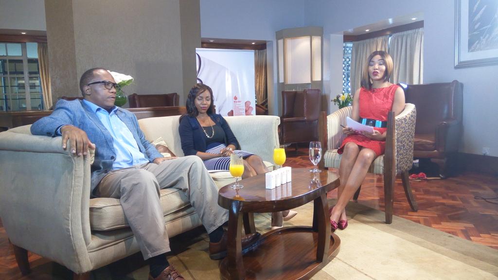 LindaAfyaKe's tweet photo. Dr Stanley Khainga talks about skin health care #BioOilAt30 #BioNewLook @skintherapyshow @bio_oilkenya https://t.co/IKXsFO4WNn