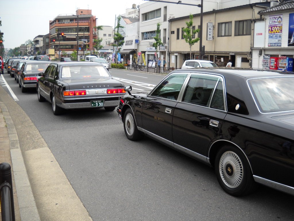 しばとら なんでも屋 黒塗りの高級車が黒塗りの高級車に黒塗りの高級車が黒塗りの高級車に黒塗りの高級車が黒塗りの高級車に追突してしまう