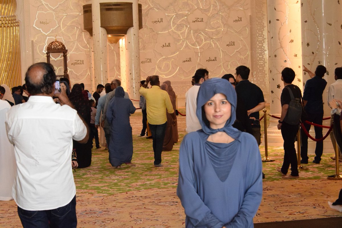 Pallavi06975649's tweet photo. At Sheikh Zayed Grand mosque, Abu Dhabi #Dubai #AbuDhabi #UAE #SheikhZayedGrandMosque #beautifulmosques #Traveller #Twitter #Mosque #Hijab #Islam #WorldTour https://t.co/lDKnmtVwXa