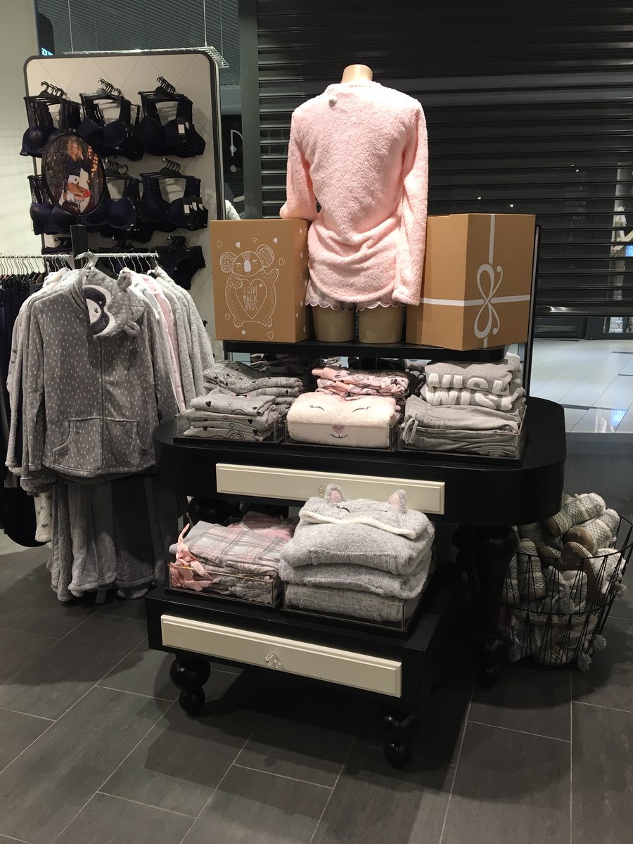 Cosy cosy cosy 👏👏🎀 store 2930 <a href="/Hunkemoller/">Hunkemöller</a>  #hunkemöller #team2930 #hkmvm #HKMVM  #hjørring #metropol