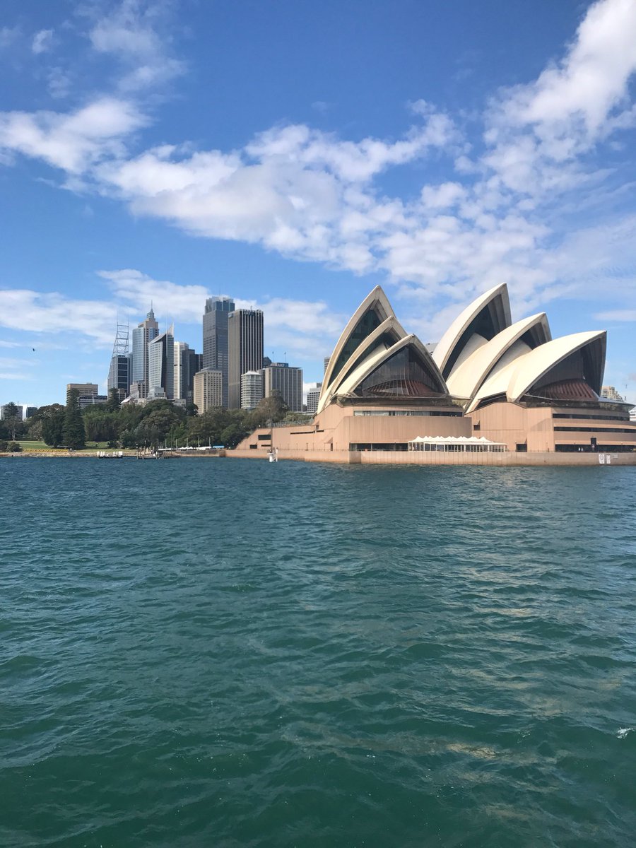 SamAtallahMD's tweet photo. A great end to a wonderful meeting in Sydney ๐ฆ๐บ with @MichelleAtallah #CSSANZ17 https://t.co/dNLxhamuUW