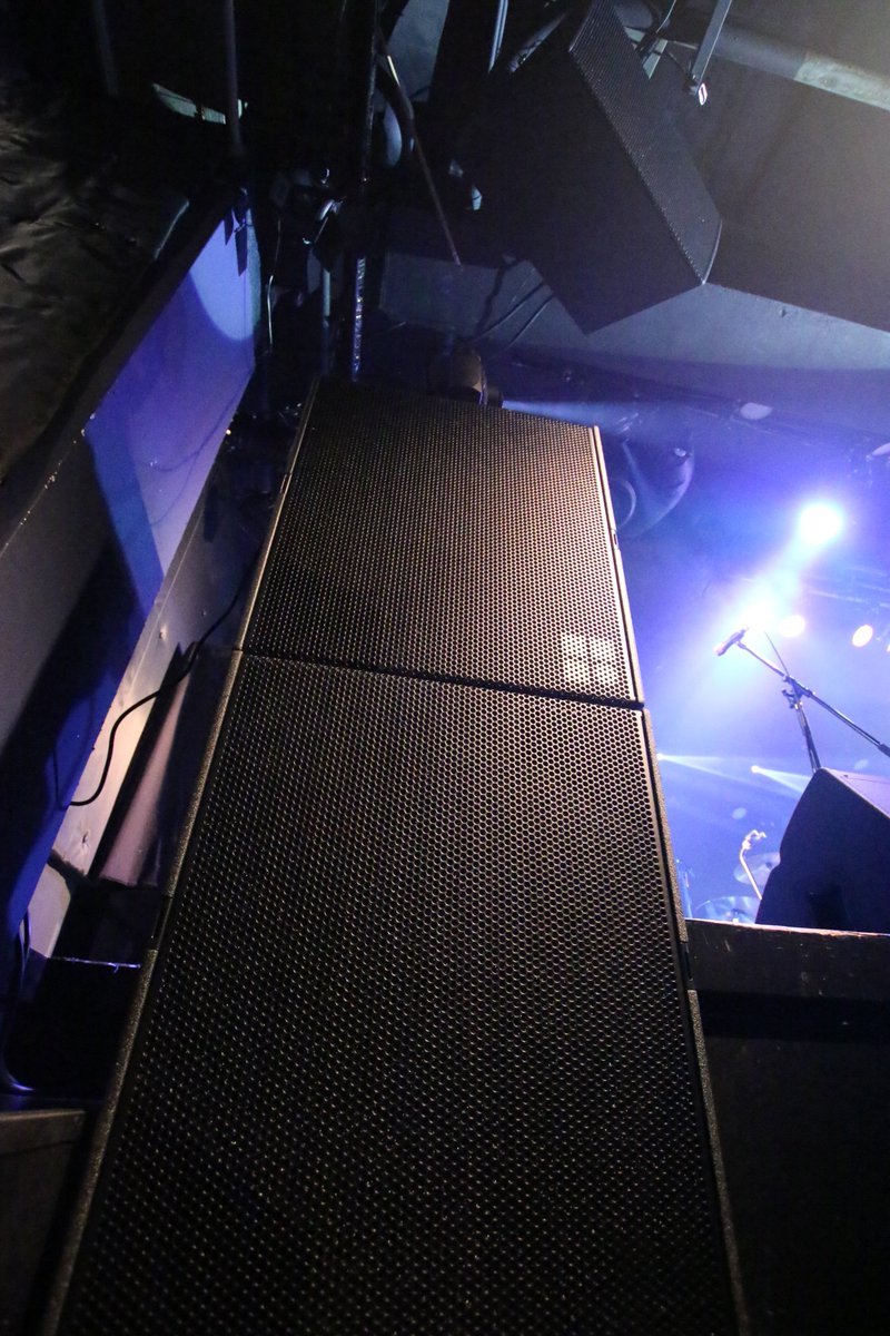 ca_ble's tweet photo. #音で感動
福山CableはTaylor Swift、Coldplay、METALLICA、マドンナ等で使用されているd&b audiotechnik社の最新スピーカーシステム導入。「驚き」と「感動」の音をぜひお楽しみ下さい。
#広島 #福山市 #福山駅前 #ライブハウス #音響 #V7P #VGSUB #D80 https://t.co/vWKjdtx88j