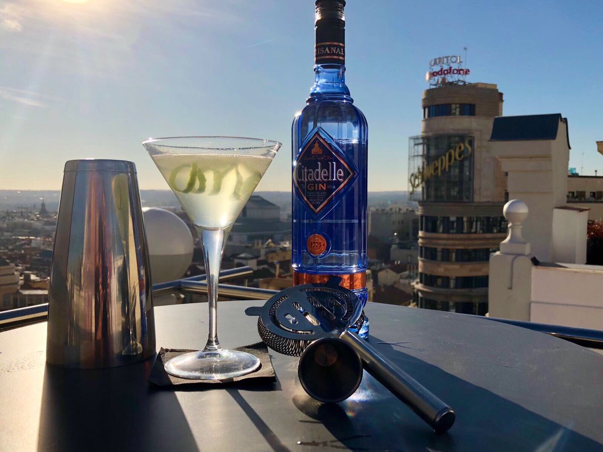 sky44madrid's tweet photo. Vesper 007: agitado, no mezclado @CitadelleGin #sky44madrid #jamesbond #cocktail #bebida #azoteasdemadrid #granvia https://t.co/cfZcuaq8uf