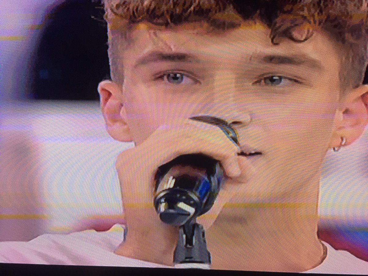 Sonoindie's tweet photo. Elliot sposami #elliothorne #ellioth #amici #Amici17 https://t.co/zZzVtuiGTD
