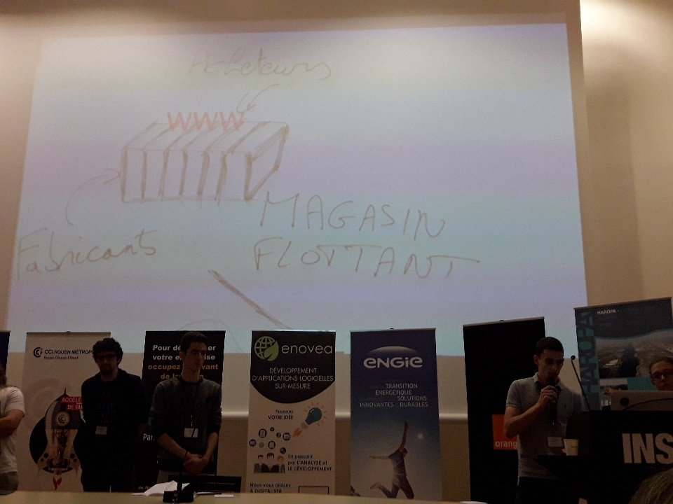 stephanieh_HUB's tweet photo. 4eme projet à l'animation originale présente le container comme magasin flottant #SPH2017 https://t.co/jumDBHlRR6