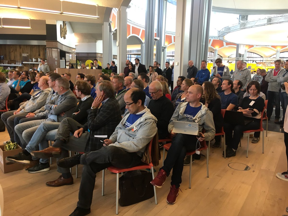 What a crowd at the finale of the Dutch Mobility hackathon. Pitch time!!! #DMH2017 <a href="/ANWB/">anwb</a> <a href="/Schiphol/">Amsterdam Airport Schiphol</a> <a href="/NS_online/">NS online</a>