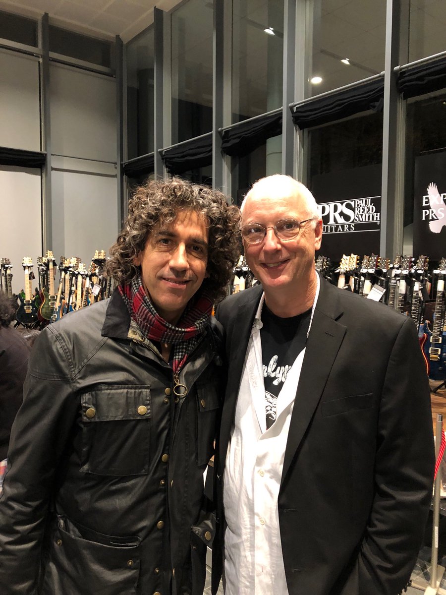 dgrissom4's tweet photo. Been talking tone with this guy for 32 years! @prsguitars #DGT https://t.co/ecgKpRXT2E